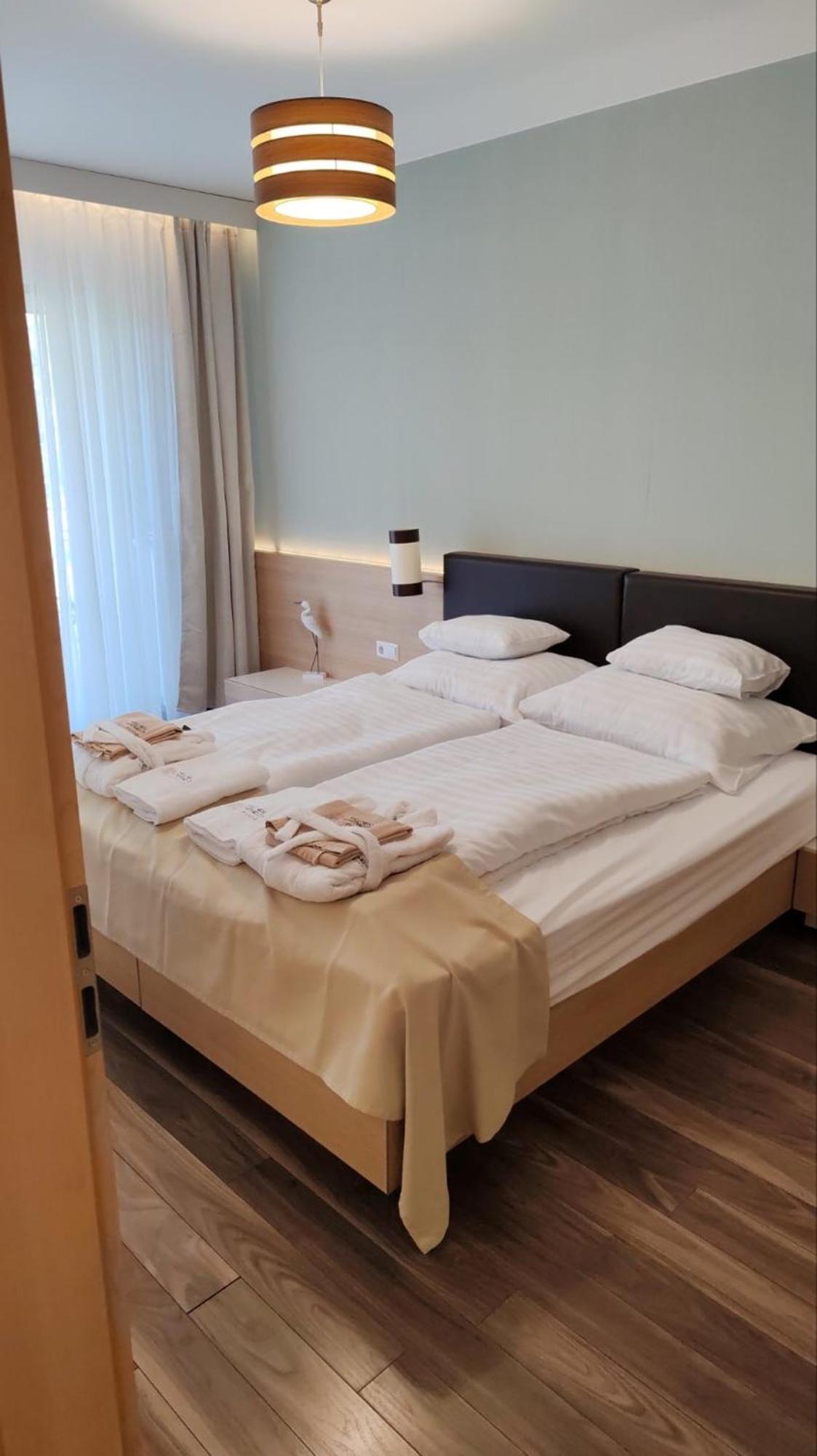 Wellness Apartments In Velence Ngoại thất bức ảnh